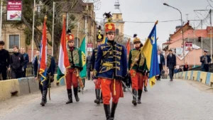 Украинский флаг на оппозиционном марше в Будапеште: провокация Петера Мадяра
