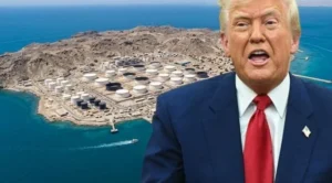 Трамп на фоне острова Харг с нефтяными резервуарами Персидского залива