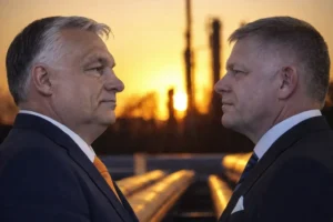 Министр Петер Сийярто у нефтепровода «Дружба» на фоне блокировки 90 млрд евро для Украины