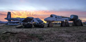 Уламки американського штурмовика A-10 Thunderbolt II, збитого Іраном біля Ормузької протоки.