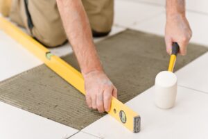 Робота плиточником за кордоном: вакансії, зарплати та перспективи