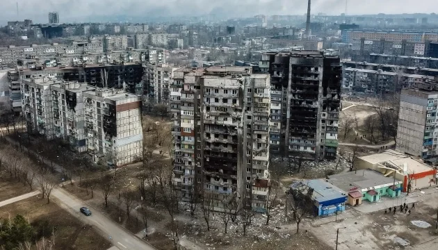 Зруйновані багатоквартирні будинки в Маріуполі, визнані окупантами безгоспними