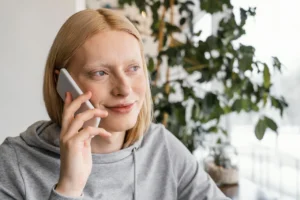 Подзвонити чи зателефонувати: як обрати правильне слово