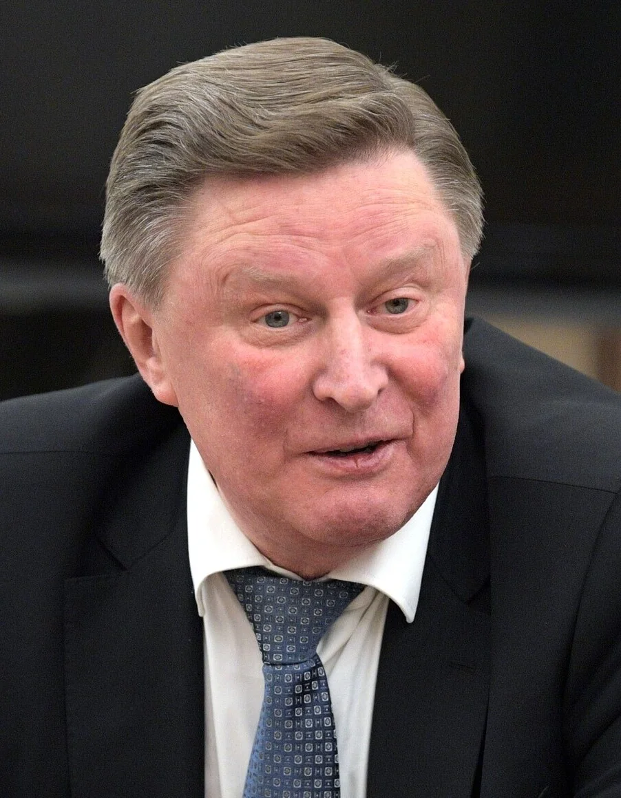Сергій Іванов, соратник Путіна та ексміністр оборони, у чорному костюмі