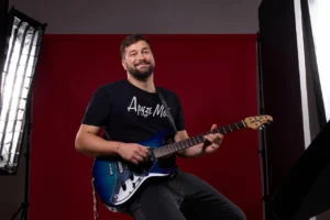 Сын Степана Гиги: Степан Гига-младший продолжает карпатскую песенную традицию