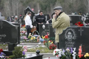 Що треба робити в день народження померлого: повний гід з традиціями, порадами та сучасними підходами