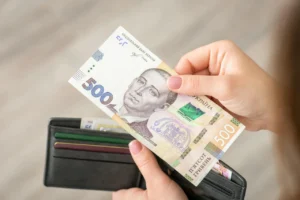 Через сколько дней после увольнения можно встать на биржу труда в 2026 году