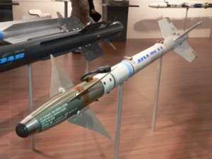 Ракета AIM-9: что умеет легендарный Sidewinder