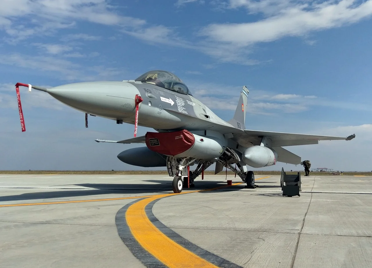 Винищувач F-16 Повітряних сил Румунії